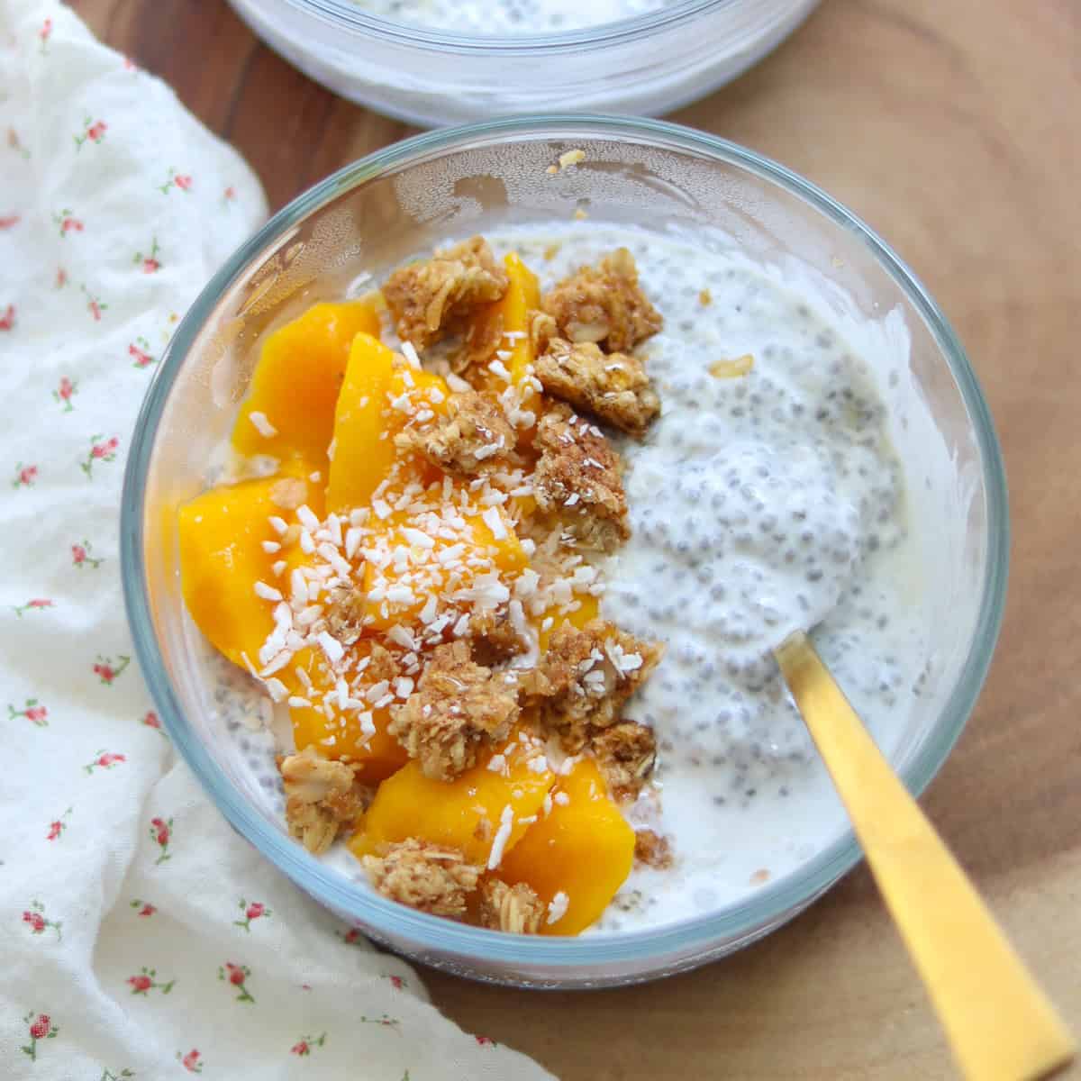 Grab-and-Go Coconut Chia Pudding: Simple Recipe & Versatile Toppings